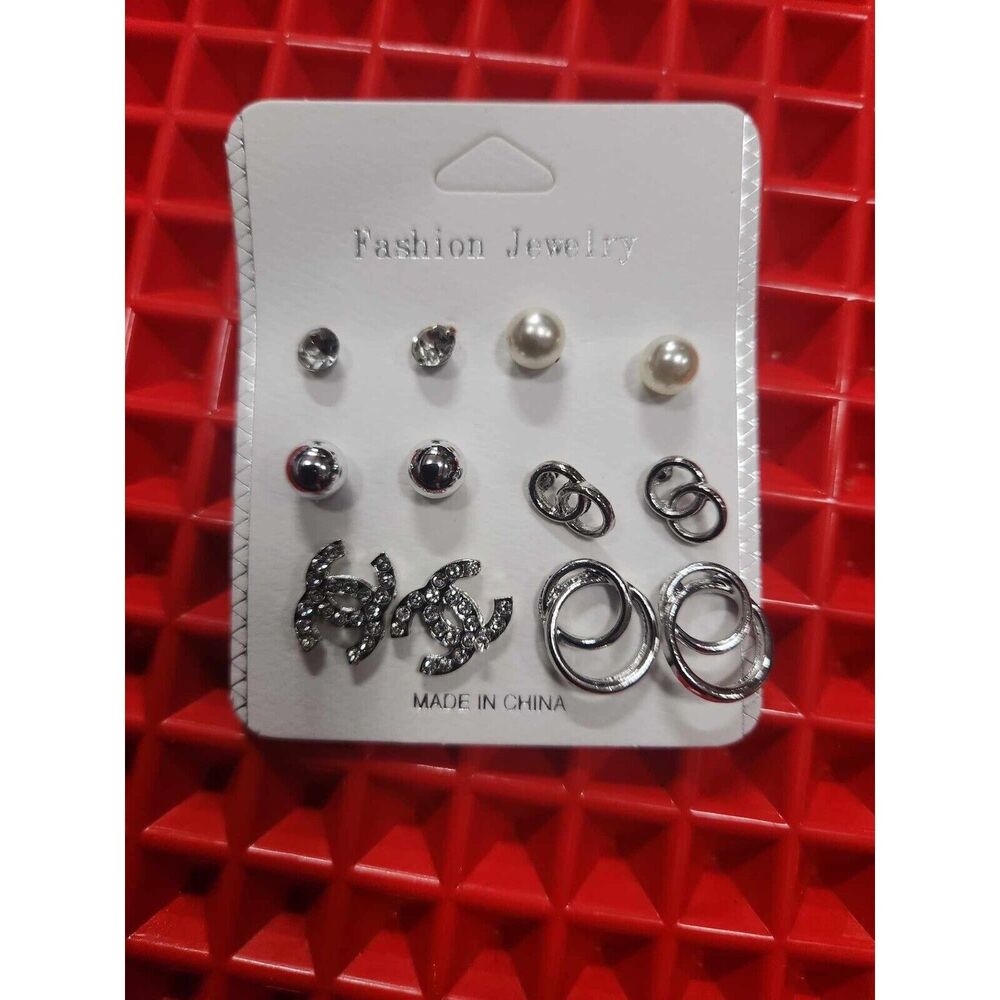 6 Pair Of Fashion Earrings